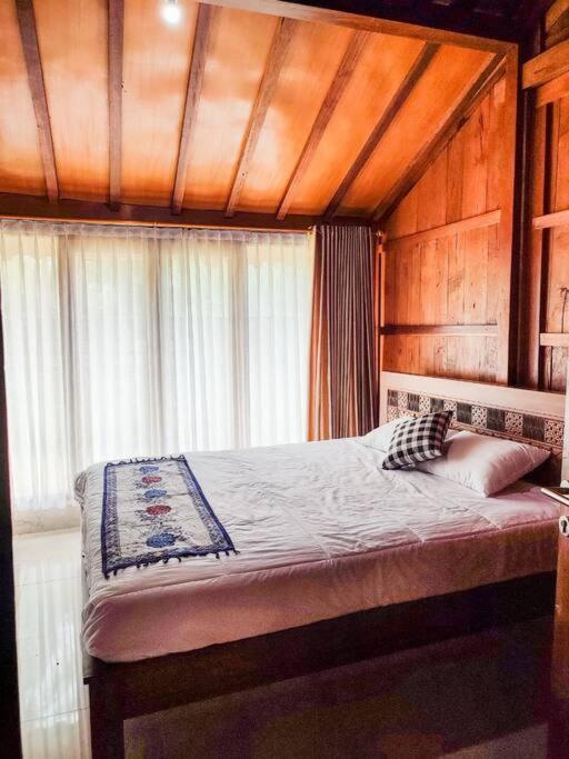 Ndalem Arsita Villa Yogyakarta Exterior photo